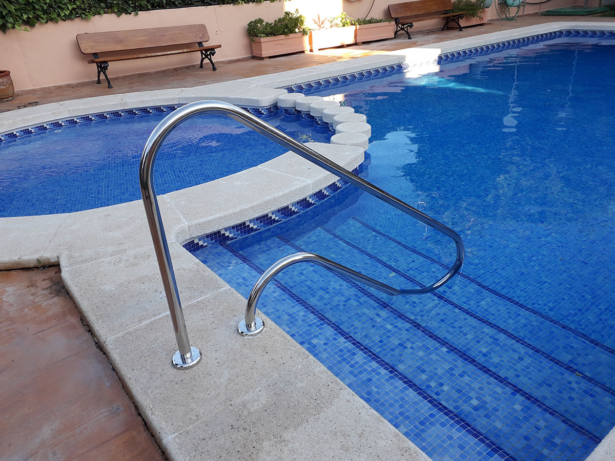 Pasamanos de Piscina – Escalera para piscina movilidad reducida