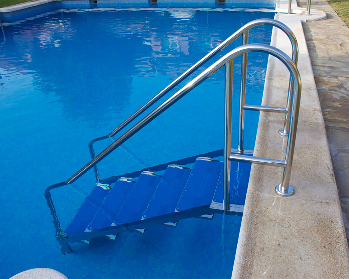 Pasamanos de Piscina – Escalera para piscina movilidad reducida